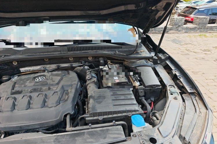 Used Volkswagen Passat 2019 330TSI Luxury Edition China VI Standard Engine Bay Left