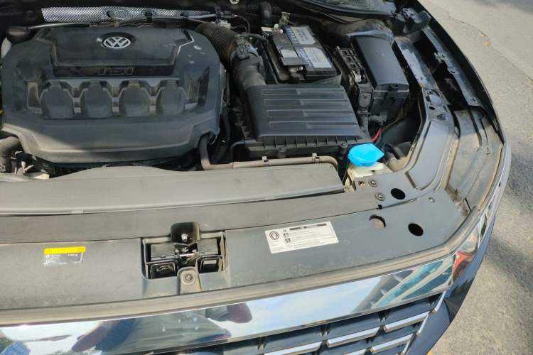 Used Volkswagen Passat 2019 330TSI Luxury Edition China V Standard Engine Bay Left