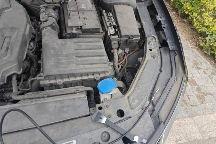 Used Volkswagen Passat 2019 330TSI Elite Edition China VI Engine Bay Left