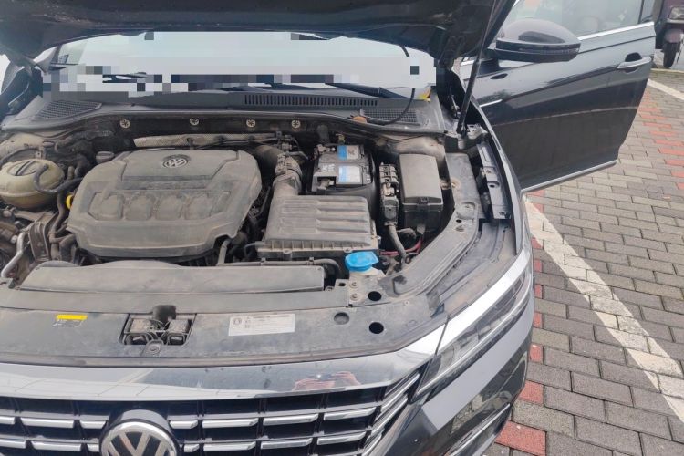 Used Volkswagen Passat 2019 330TSI Luxury Edition China VI Standard Engine Bay Left