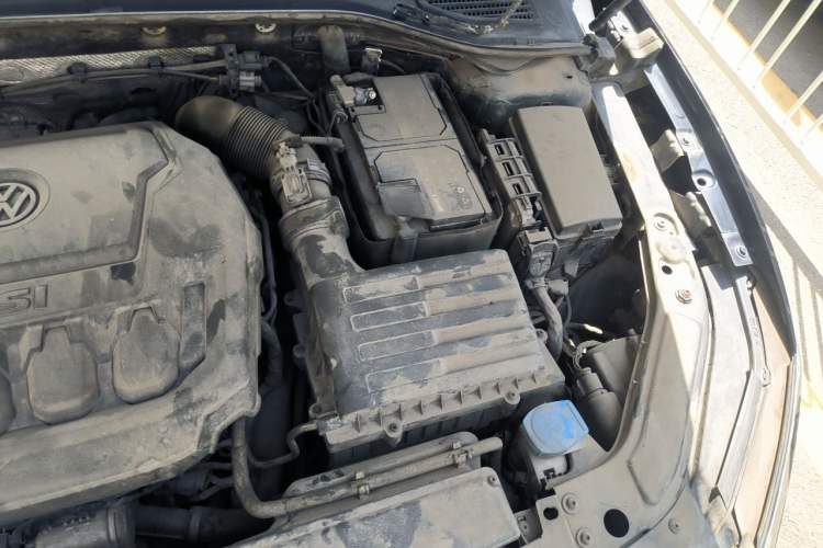 Used Volkswagen Passat 2019 330TSI Luxury Edition China VI Standard Engine Bay Left