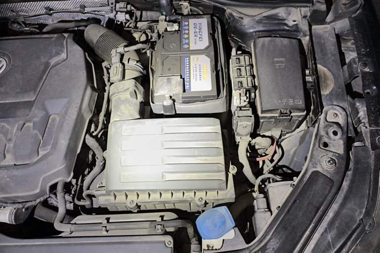 Used Volkswagen Passat 2019 330TSI Luxury Edition China VI Standard Engine Bay Left