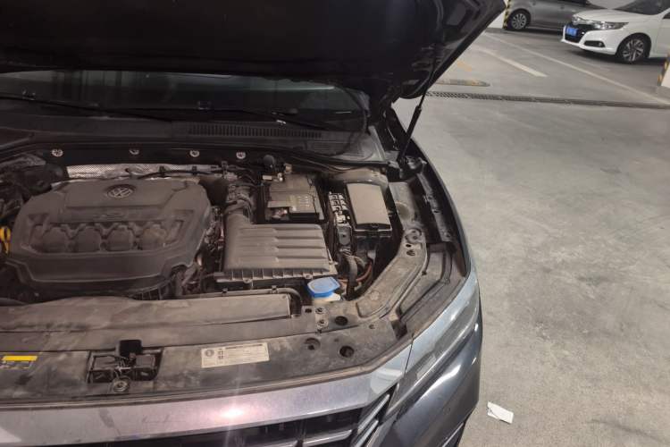 Used Volkswagen Passat 2019 330TSI Elite Edition China V Standard Engine Bay Left