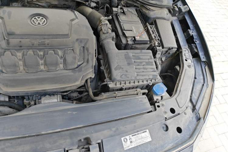 Used Volkswagen Passat 2019 330TSI Elite Edition China VI Engine Bay Left