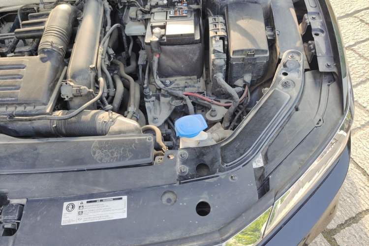 Used Volkswagen Passat 2019 280TSI Business Edition China VI Engine Bay Left