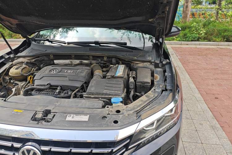 Used Volkswagen Passat 2019 380TSI Luxury Edition China VI Standard Engine Bay Left