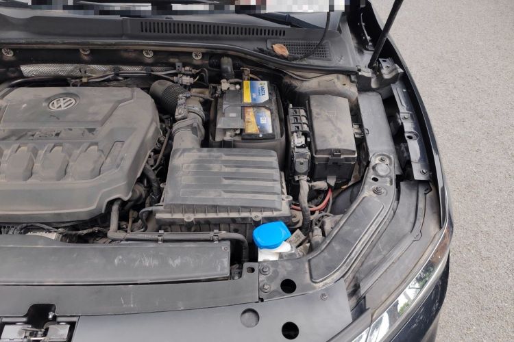 Used Volkswagen Passat 2019 330TSI Luxury Edition China VI Standard Engine Bay Left