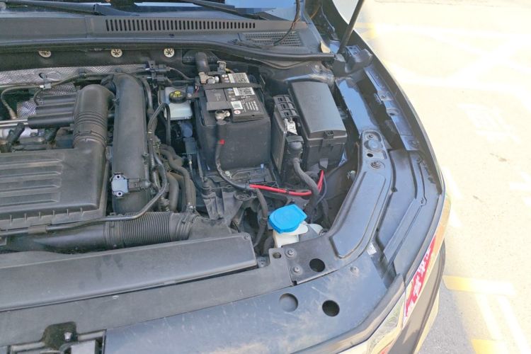 Used Volkswagen Passat 2019 280TSI Business Edition China VI Engine Bay Left