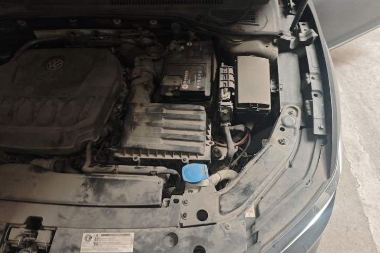 Used Volkswagen Passat 2019 330TSI Elite Edition China VI Engine Bay Left