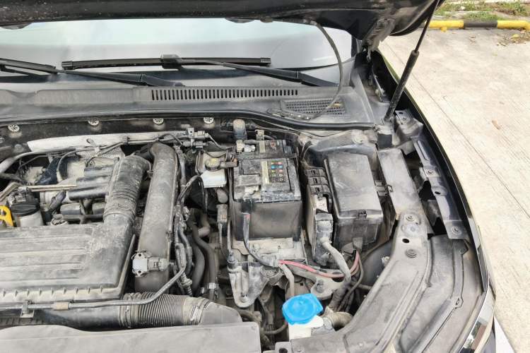 Used Volkswagen Passat 2019 280TSI Business Edition China VI Engine Bay Left
