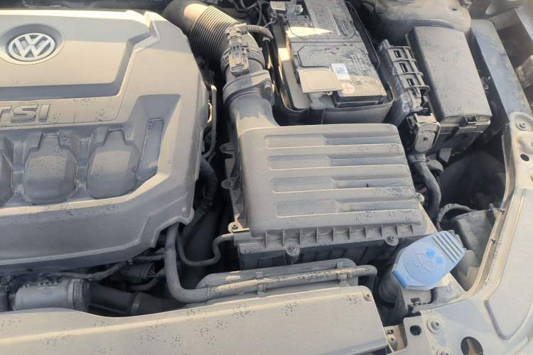Used Volkswagen Passat 2019 330TSI Luxury Edition China VI Standard Engine Bay Left