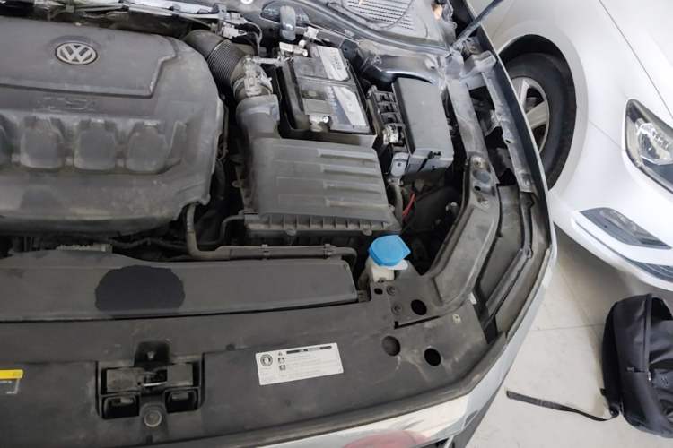 Used Volkswagen Passat 2019 330TSI Elite Edition China VI Engine Bay Left