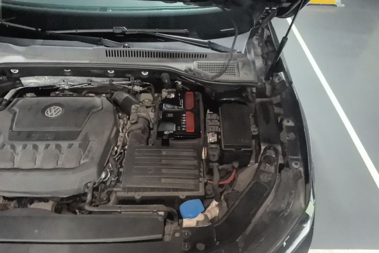 Used Volkswagen Passat 2019 330TSI Luxury Edition China VI Standard Engine Bay Left