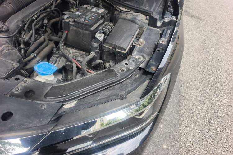 Used Volkswagen Passat 2019 280TSI Elite Edition China VI Standard Engine Bay Left