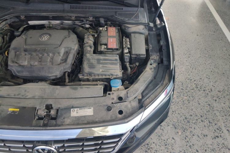 Used Volkswagen Passat 2019 330TSI Elite Edition China VI Engine Bay Left