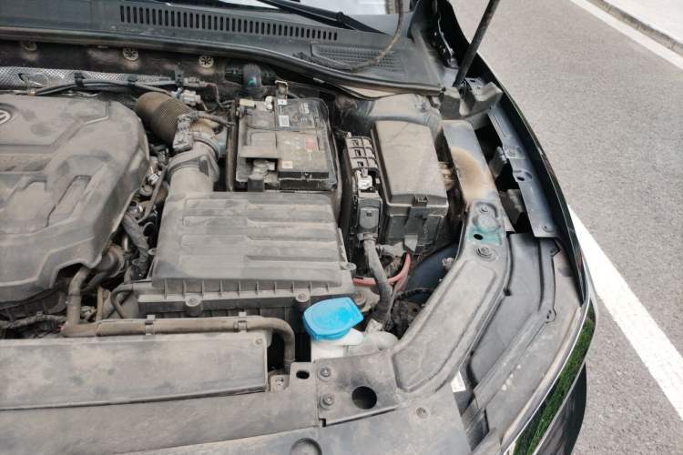 Used Volkswagen Passat 2019 330TSI Elite Edition China VI Engine Bay Left