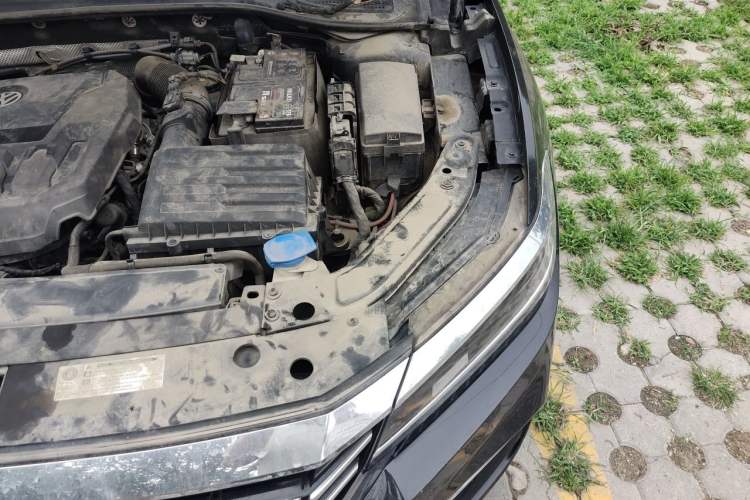 Used Volkswagen Passat 2019 330TSI Luxury Edition China VI Standard Engine Bay Left
