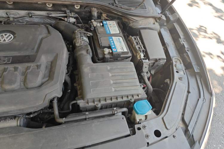 Used Volkswagen Passat 2019 330TSI Elite Edition China VI Engine Bay Left