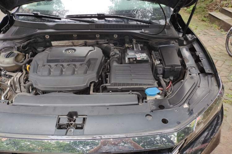 Used Volkswagen Passat 2019 330TSI Elite Edition China VI Engine Bay Left