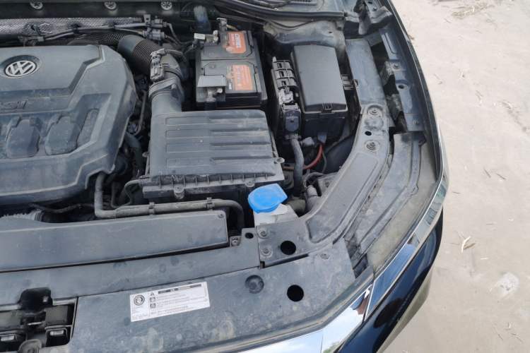 Used Volkswagen Passat 2019 330TSI Luxury Edition China VI Standard Engine Bay Left