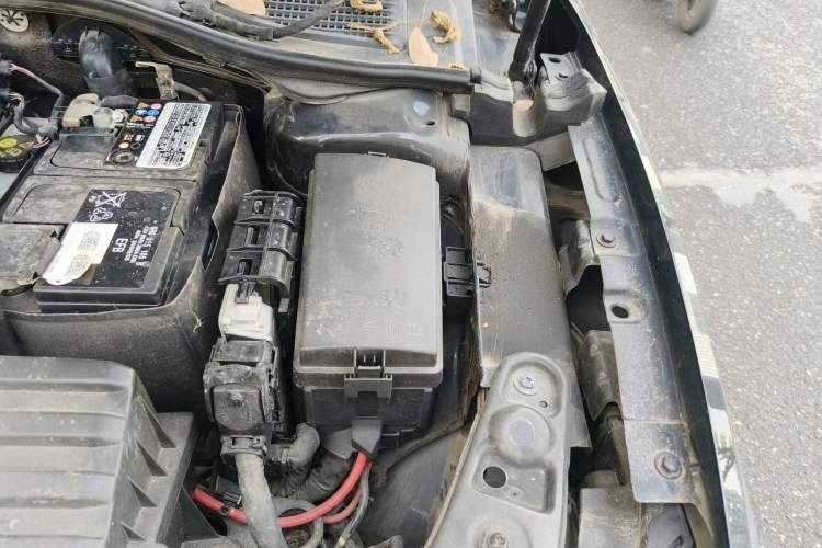 Used Volkswagen Passat 2019 380TSI Luxury Edition China VI Standard Engine Bay Left