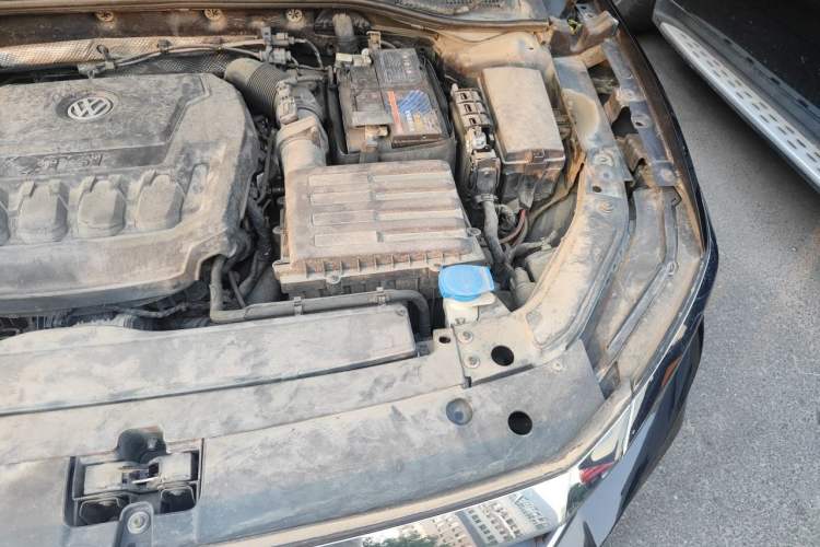 Used Volkswagen Passat 2019 330TSI Luxury Edition China VI Standard Engine Bay Left