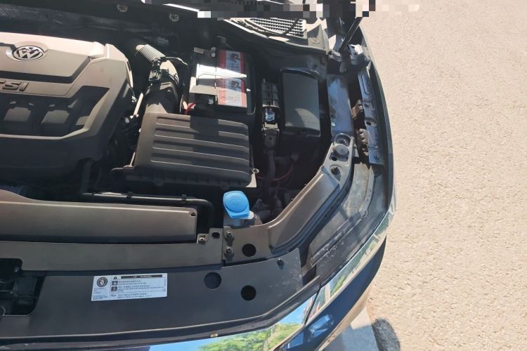 Used Volkswagen Passat 2019 330TSI Luxury Edition China VI Standard Engine Bay Left