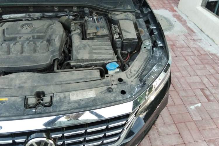Used Volkswagen Passat 2019 330TSI Luxury Edition China VI Standard Engine Bay Left