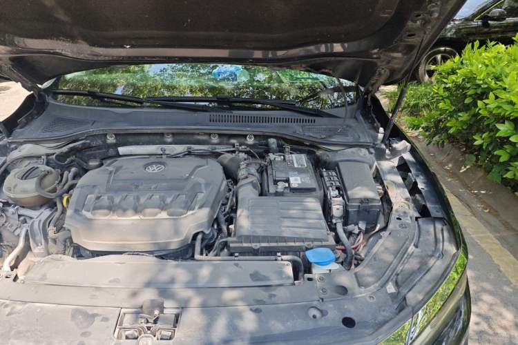Used Volkswagen Passat 2019 330TSI Elite Edition China VI Engine Bay Left