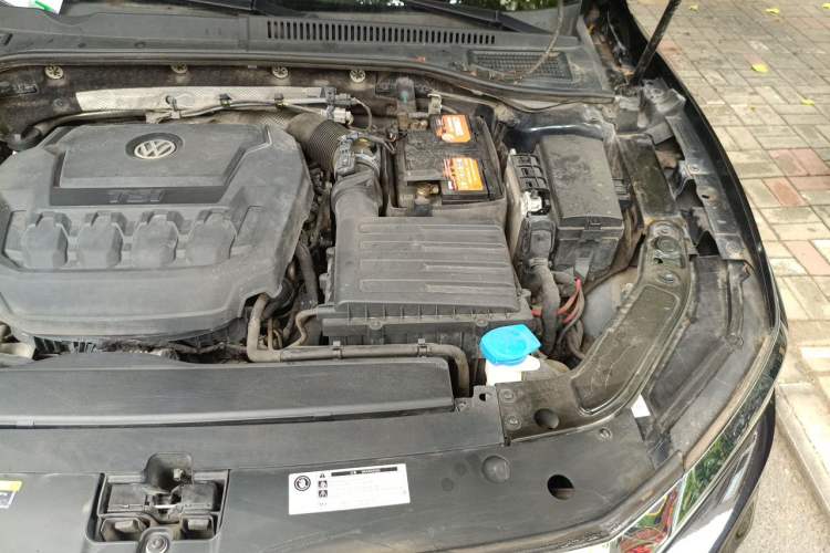 Used Volkswagen Passat 2019 330TSI Elite Edition China VI Engine Bay Left