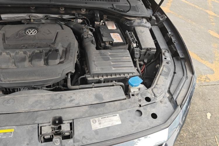 Used Volkswagen Passat 2019 330TSI Elite Edition China VI Engine Bay Left