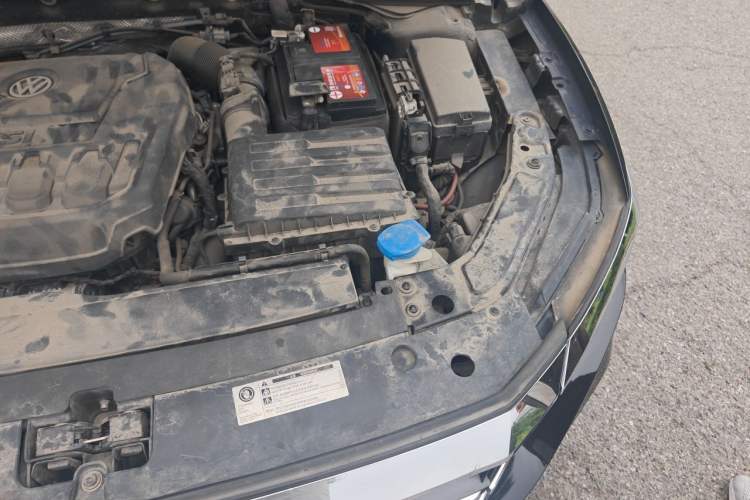Used Volkswagen Passat 2019 330TSI Luxury Edition China VI Standard Engine Bay Left