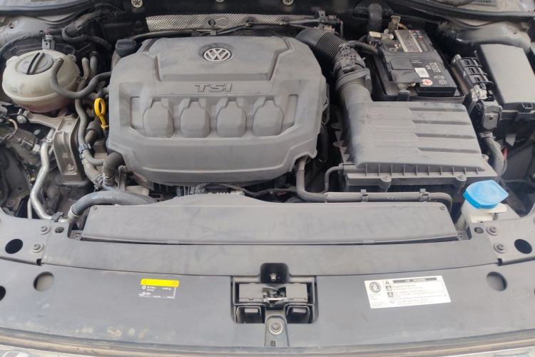 Used Volkswagen Passat 2019 330TSI Elite Edition China VI Engine Bay