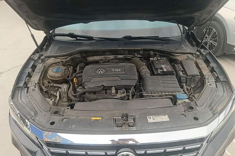 Used Volkswagen Passat 2019 380TSI Luxury Edition China VI Standard Engine Bay