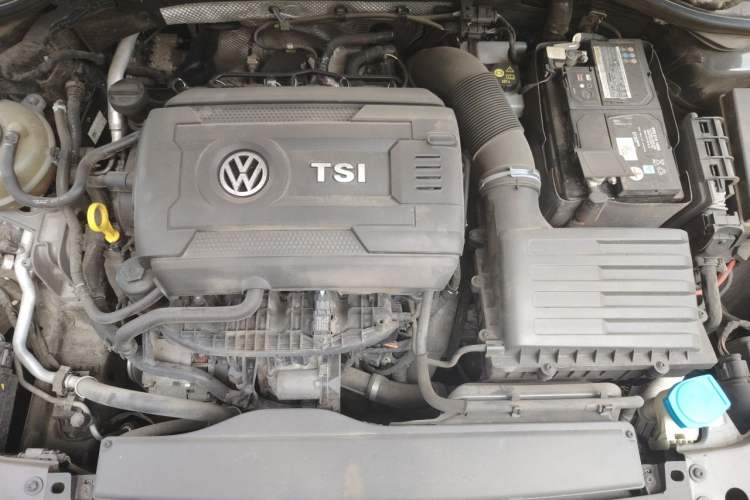 Used Volkswagen Passat 2019 380TSI Prestige Edition China VI Standard Engine Bay