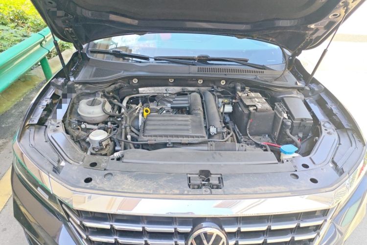 Used Volkswagen Passat 2019 280TSI Business Edition China VI Engine Bay