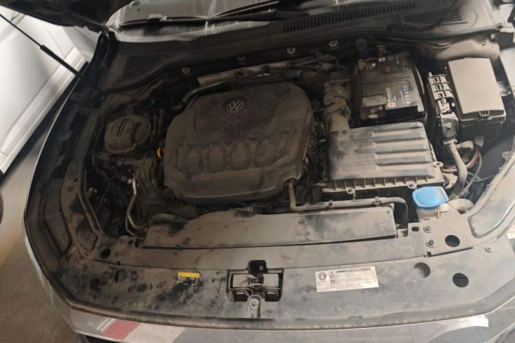 Used Volkswagen Passat 2019 330TSI Elite Edition China VI Engine Bay