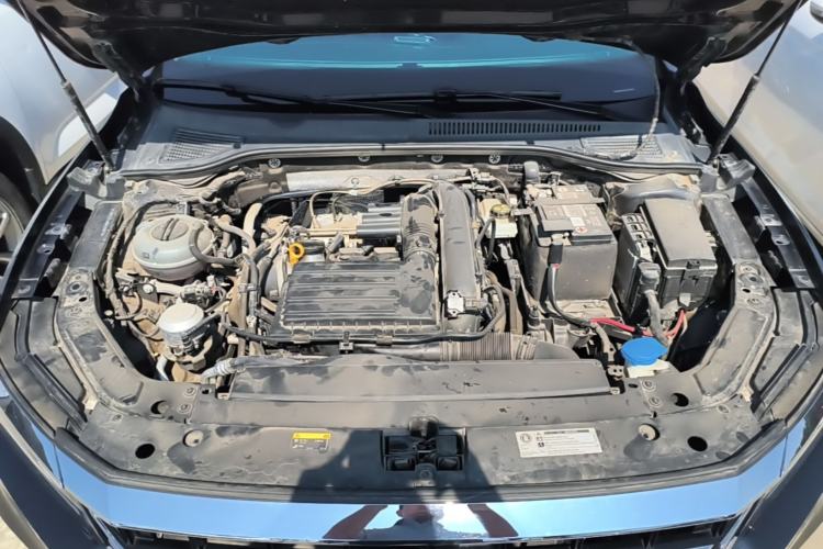 Used Volkswagen Passat 2019 280TSI Business Edition China VI Engine Bay