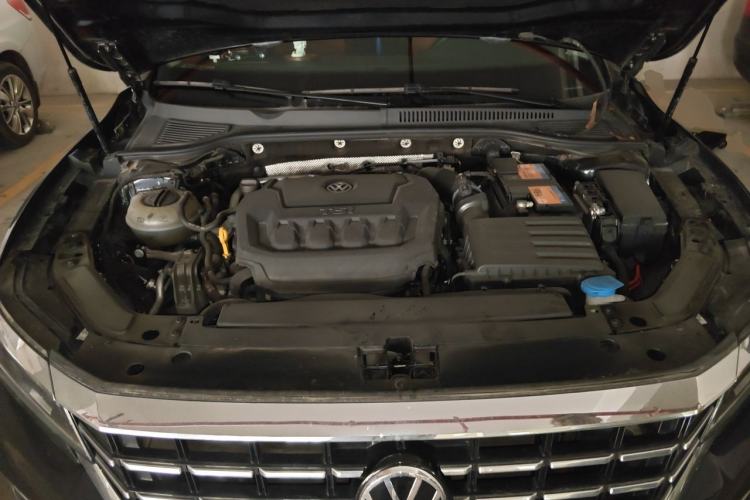 Used Volkswagen Passat 2019 330TSI Elite Edition China VI Engine Bay