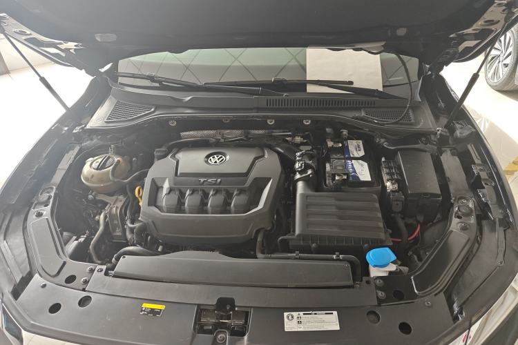 Used Volkswagen Passat 2019 330TSI Luxury Edition China VI Standard Engine Bay