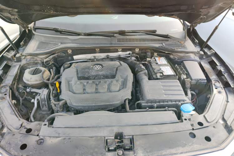 Used Volkswagen Passat 2019 330TSI Elite Edition China VI Engine Bay