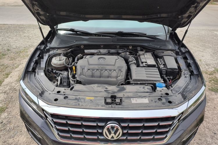 Used Volkswagen Passat 2019 330TSI Luxury Edition China VI Standard Engine Bay