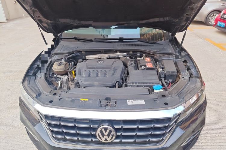 Used Volkswagen Passat 2019 330TSI Luxury Edition China VI Standard Engine Bay