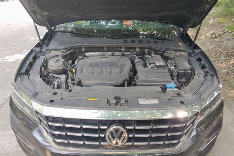 Used Volkswagen Passat 2019 330TSI Luxury Edition China VI Standard Engine Bay