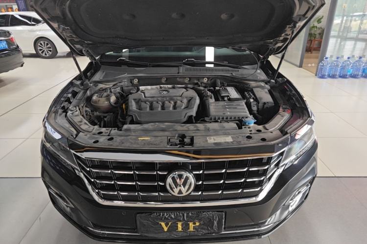 Used Volkswagen Passat 2019 330TSI Luxury Edition China V Standard Engine Bay