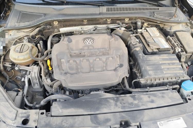 Used Volkswagen Passat 2019 330TSI Luxury Edition China VI Standard Engine Bay