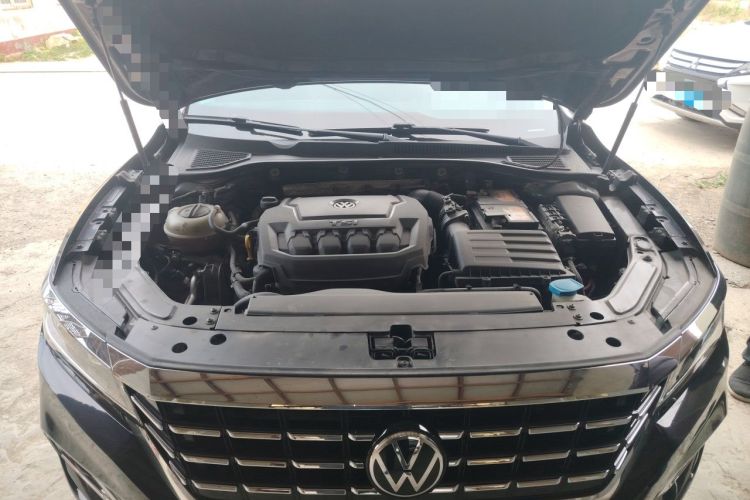 Used Volkswagen Passat 2019 330TSI Elite Edition China VI Engine Bay