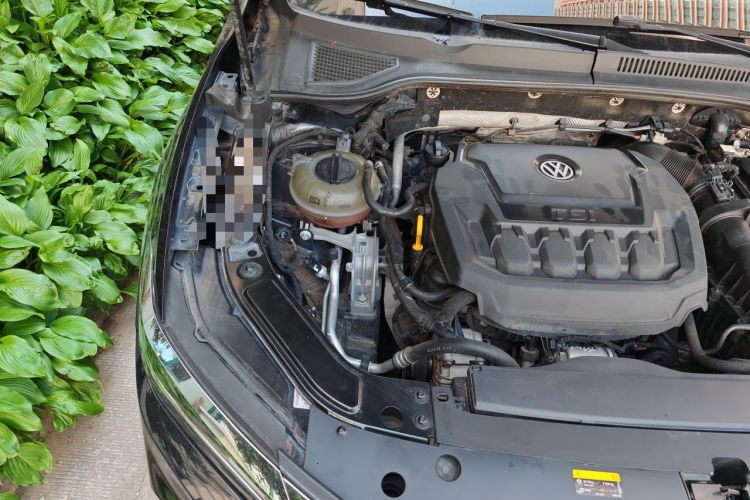 Used Volkswagen Passat 2019 330TSI Elite Edition China VI Engine Bay Right