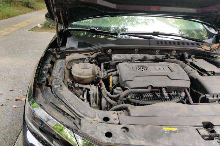 Used Volkswagen Passat 2019 380TSI Luxury Edition China VI Standard Engine Bay Right