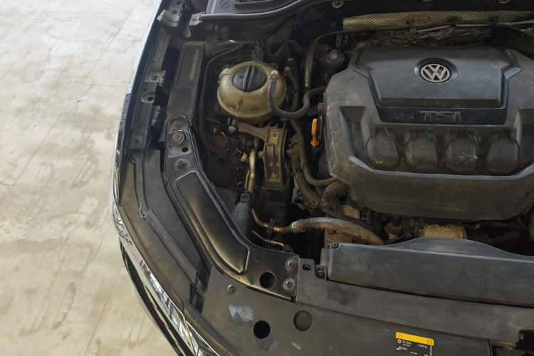 Used Volkswagen Passat 2019 330TSI Luxury Edition China VI Standard Engine Bay Right
